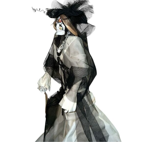 Everyone’s favorite Victorian skeleton!  She likes to greet your guests! New - Picture 5 of 9